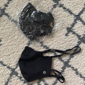 Lululemon Double Strap Face Mask (Qt. 1)